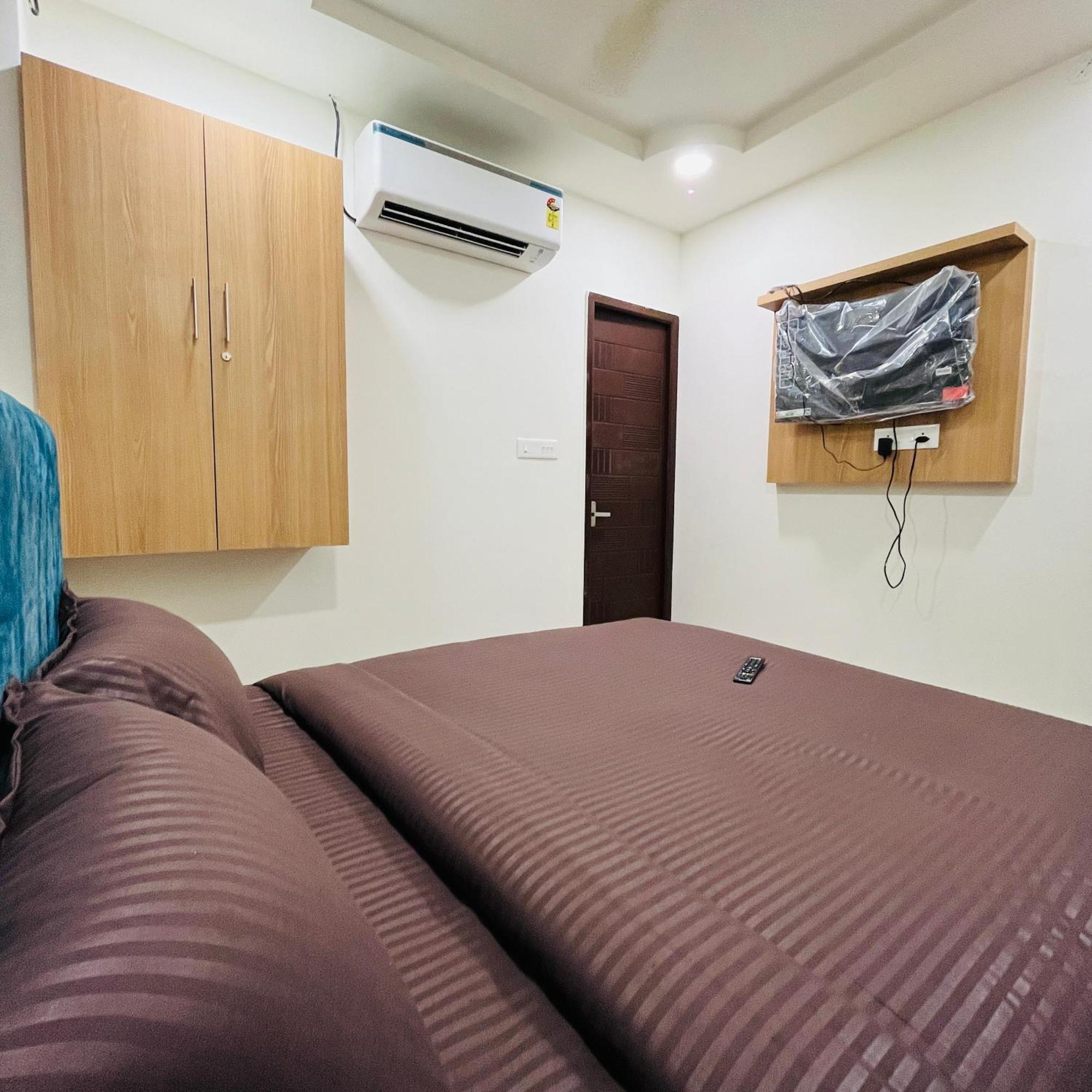 Sundaram Residency Hotel 2*